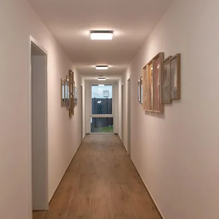 Mein Träumchen - 1 Gelb Gemütlich Zentral Kapselhotel