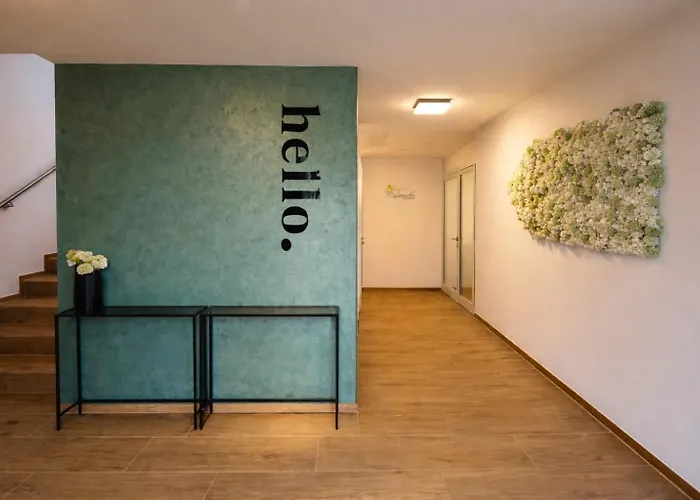 Mein Träumchen - 1 Gelb Gemütlich Zentral Kapselhotel